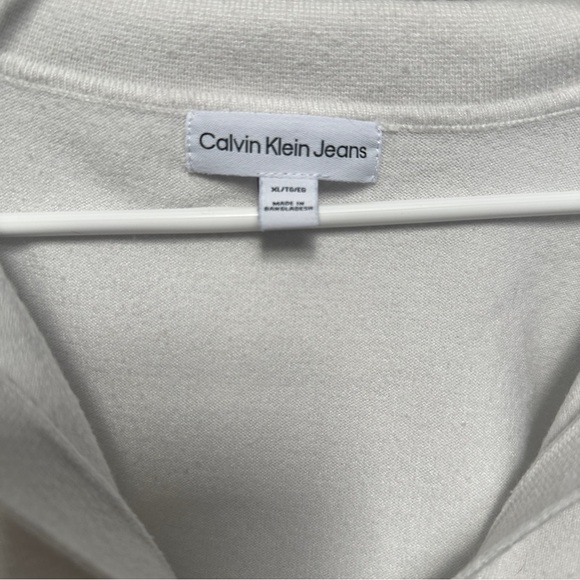 Clavin Klein White Top - Picture 2 of 4